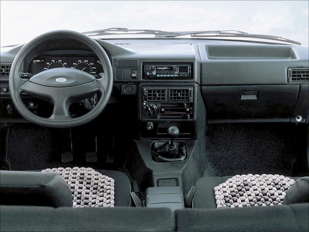 ... IZH 2126 Oda 5 Door Hatchback 1992 ...